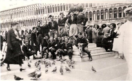 ARC 111 | Giovani fascisti a Venezia | Veneto | 1933