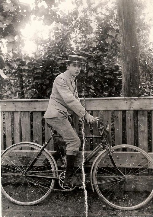 ARC 157 | Giuseppe Marchesini su bicicletta | Friuli Venezia Giulia | 1910
