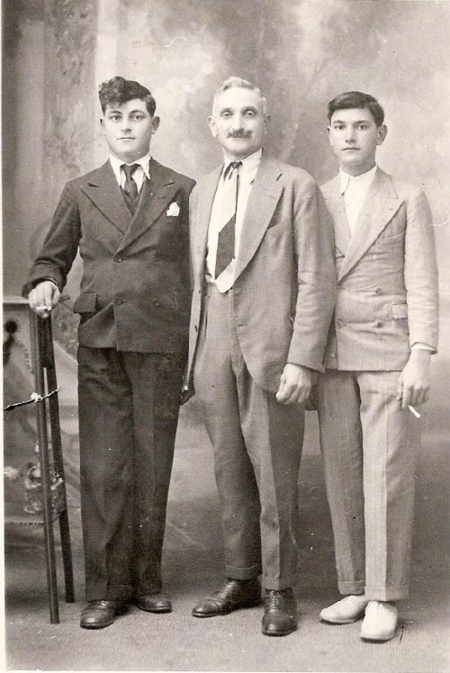 ARC 366 | Osvaldo Manfé con i figli | Friuli Venezia Giulia | 1920