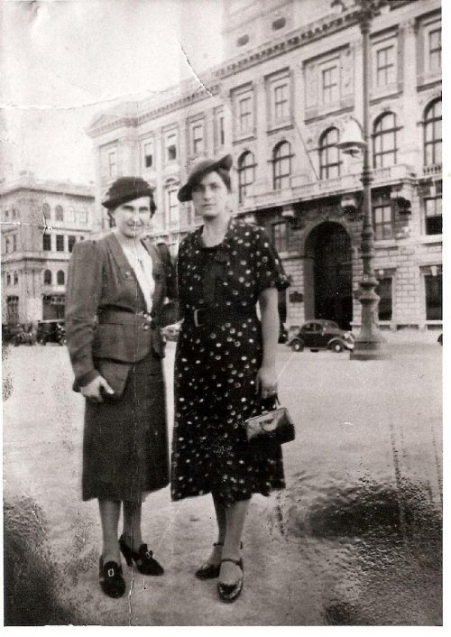 ARC 498 | Caterina e Assunta Gasparollo | Friuli Venezia Giulia | 1938